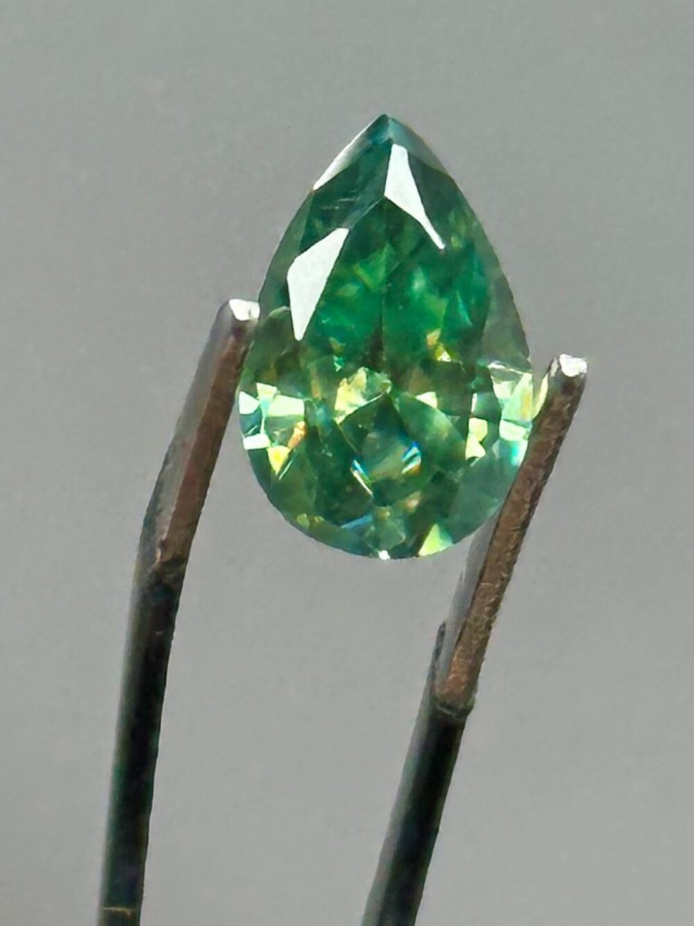 Large Green Diamond - Picture 9 of 15
